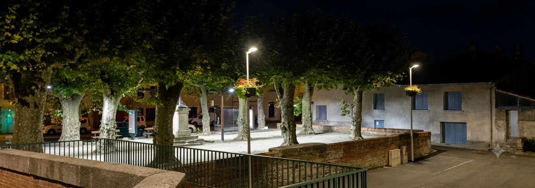 Place des Canelles éclairée de nuit par MIDI LUM